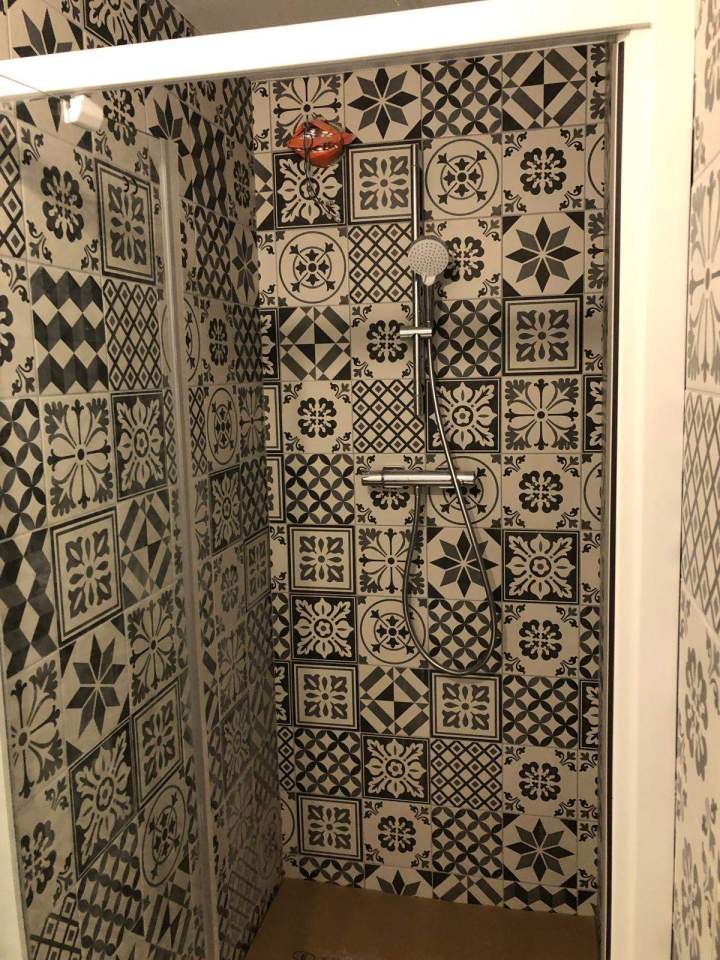 b5c5b5e6 f2ee 464e 93ec 060bb8233915